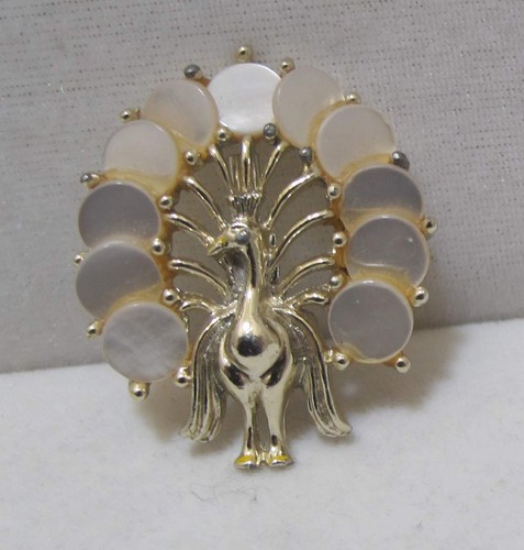 Vtg gold tone cutout mother - cutout, of